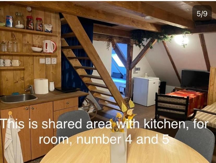 Unesco 14 Century チェスキー クルムロフ 部屋 写真